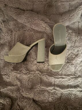 Seychelles Neutral Textured Platform Mule Heels